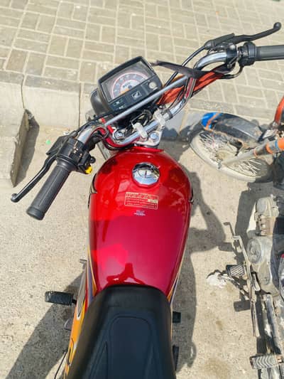 Hnonda cd 70 good in condition  10/9