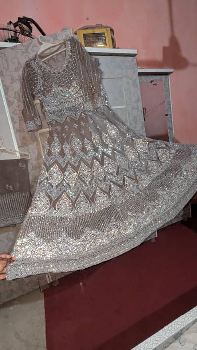 gray color full mirror stone work maxy