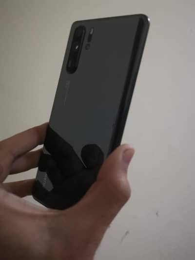 Huawei P30 Pro. . For Sell