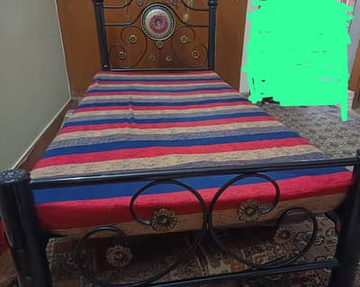 2 single iron rod bed  without matress