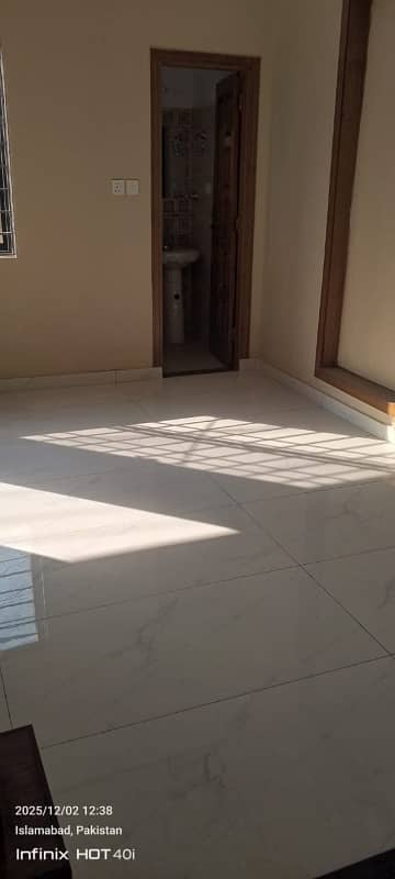 10 Marla upper Portion available for rent in Pakistan town phase 1