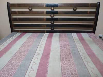 QUEEN BED FOR SALE WITH MATTRESS