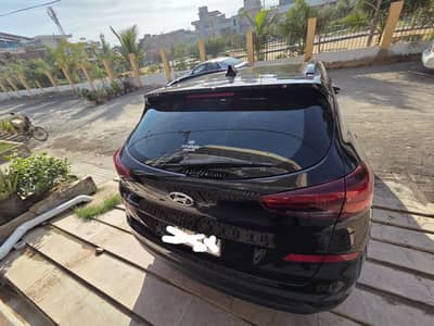 Tucson FWD with Panaramic Sunroof | First Owner | B2B Genuine |