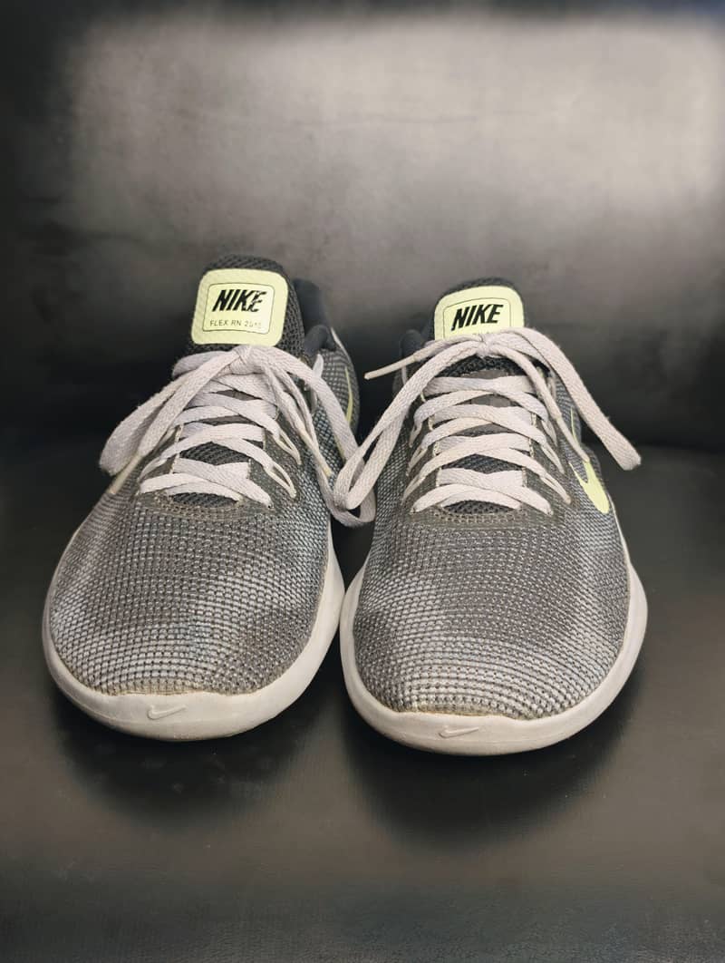 Nike shoes 9/10 2