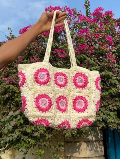Crochet shoulder bag