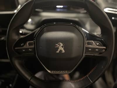 peugot 2008  model 2022  active