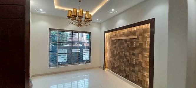 6 Marla Well Maintained 4 Beds House For Rent In Phase 3, Block XX, DHA.