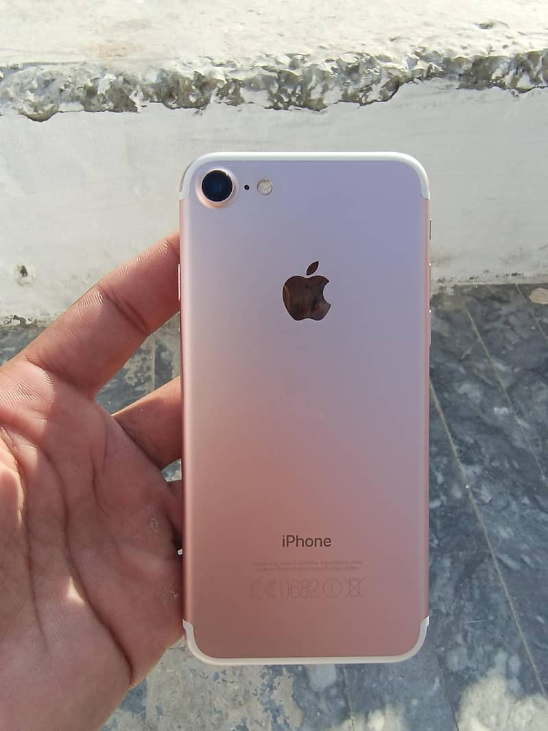 IPHONE 7  0