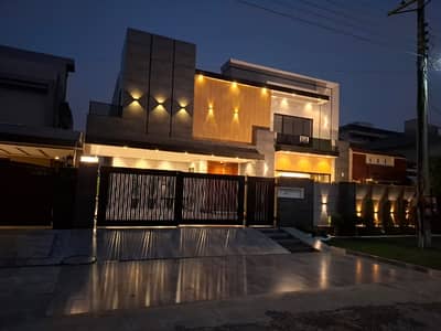 60 Feet Road 20 Marla New House Available For Sale 5 7 Bathroom Near Park Demand 950 Lac Valencia Town Lahore
