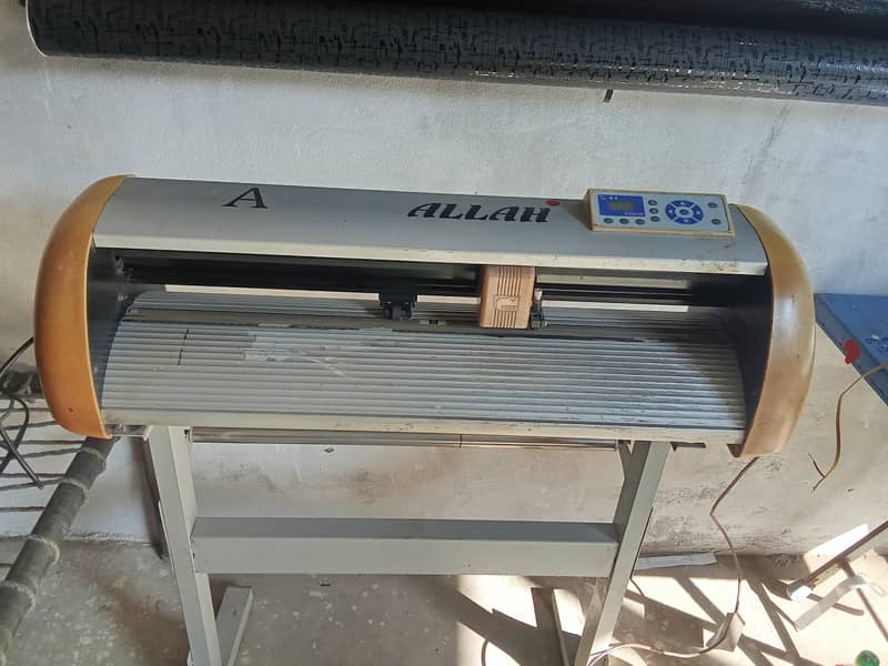 Plotter cutting machine with stand. New pannal and gripper - Printers ...