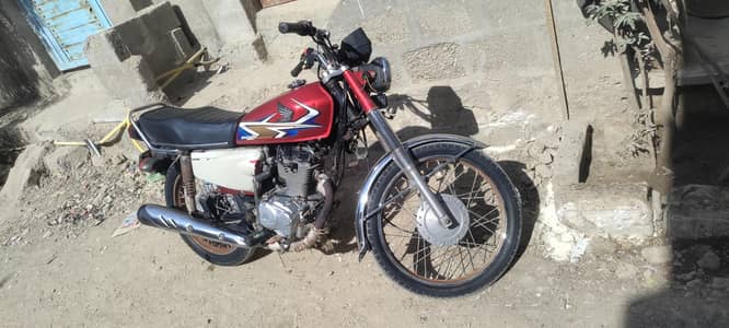 Honda 125 urgent sale chlny m ok h koi kam NH h