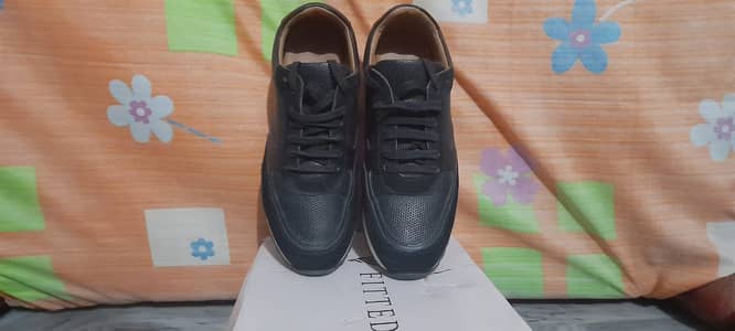 Men BLACK STRIDE Sneaker Shoes - Fitted  | Only 1 Week Used