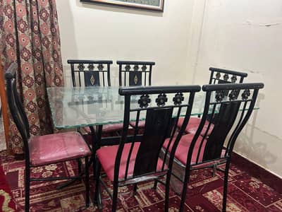 dinning table good condition