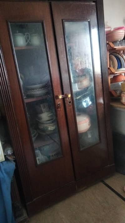 selling my bed dressing n devider