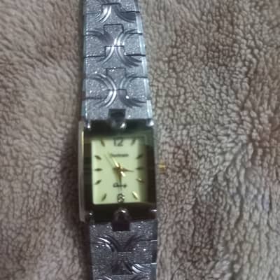 I want to sale my wrist watch   bertram original from dubai