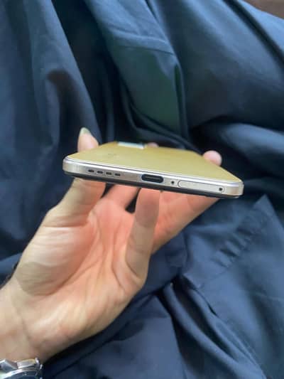 vivo v23e 12/256 gb golden colour