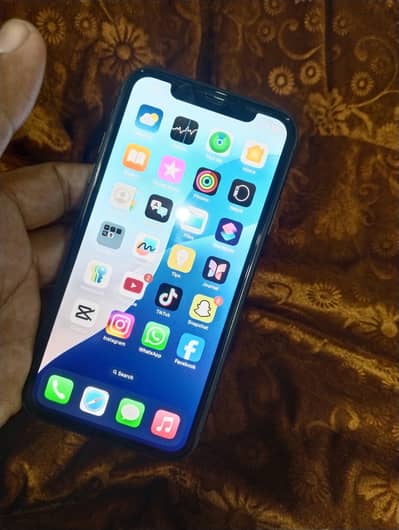 iphone 11 JV Mobile 64gb 96% battery health