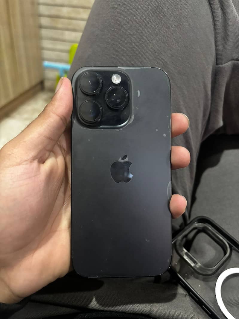 Iphone 16 pro 0