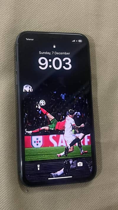 iPhone 11 128  PTA 82%