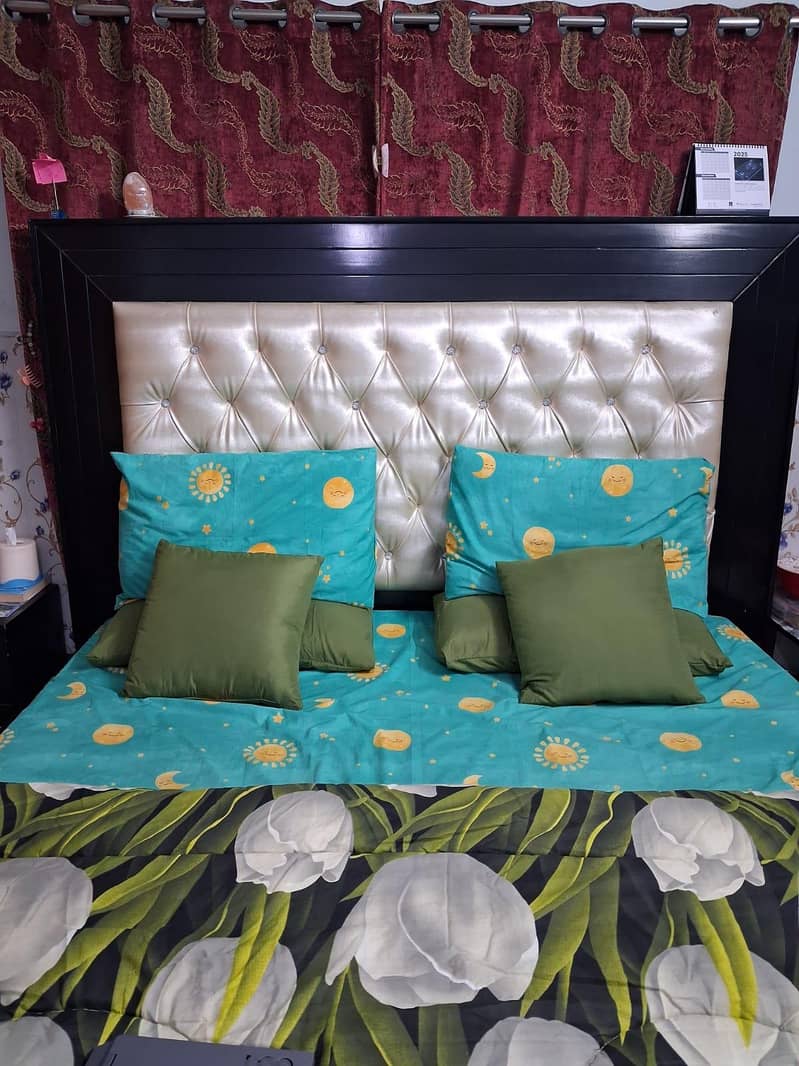 Complete Bed Set without Mattress 4