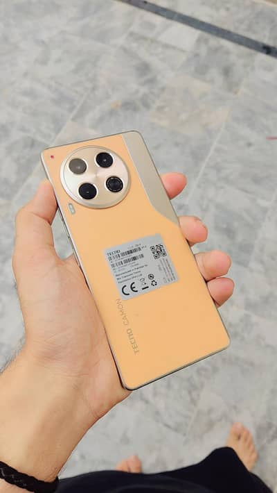 Tecno Camon 30