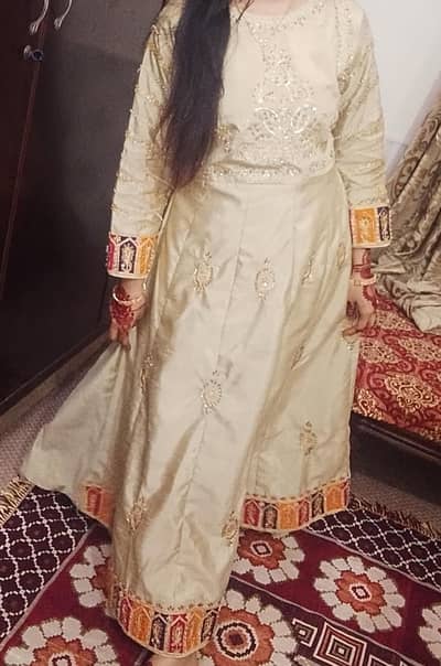 selling dresses new condition