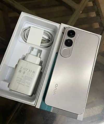 Vivo y200 8+8/256, Complete box urgent sale connect wtp no 03279258381