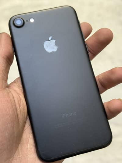 Iphone 7 (PTA APPROVED)