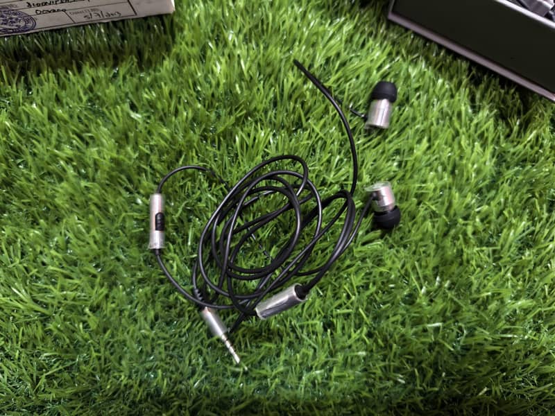 Wired + Wireless handsfree 0