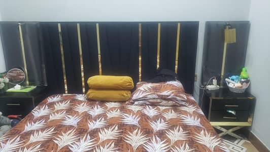 black and golden Turkish style bedset