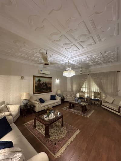 Outclass 600 Yards Bungalow For Sale DHA Phase 1