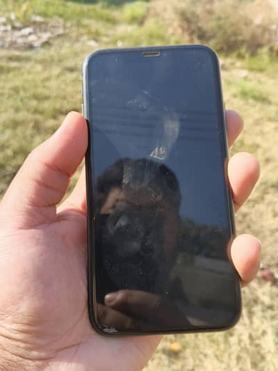 IPHONE 11 FACTORY UNLOCKED