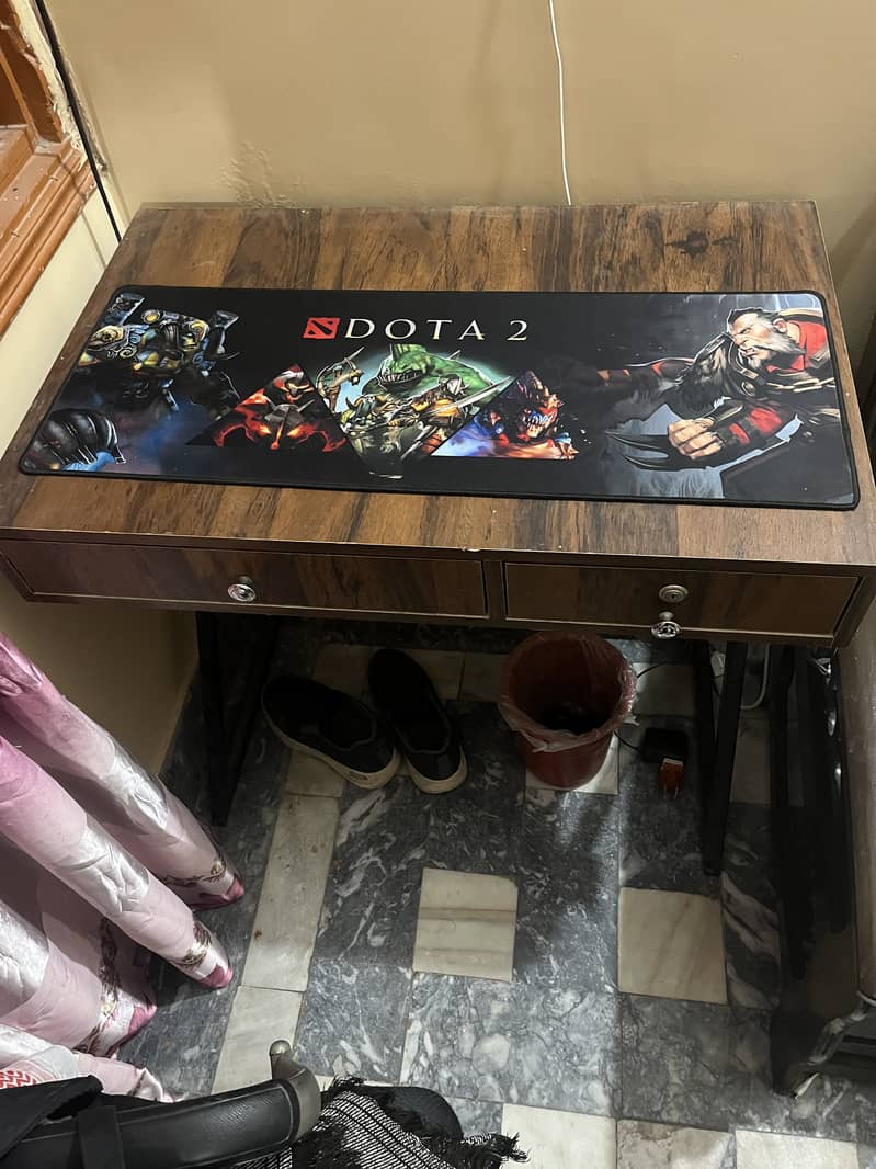 PC table or Study table 1