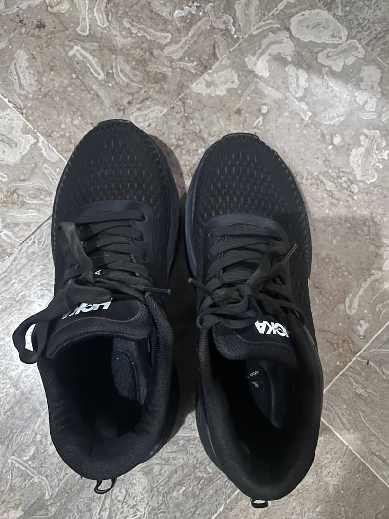 Hooka shoes 1