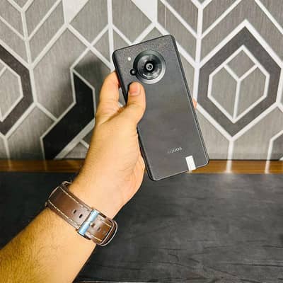 Sharp Aquoas R7 | Duel Sim Official PTA Approved 12/256 gaming phone