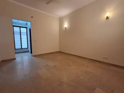 BEAUTIFUL GROUND PORTION 3 BEDROOM AVAILABLE FOR RENT IN F-11 ISLAMABAD