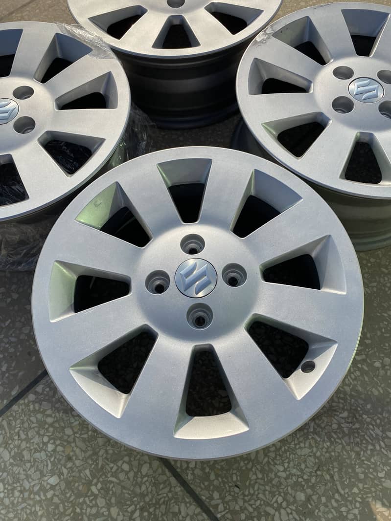15 Size Alloy Rims - Tyres - 1107135525