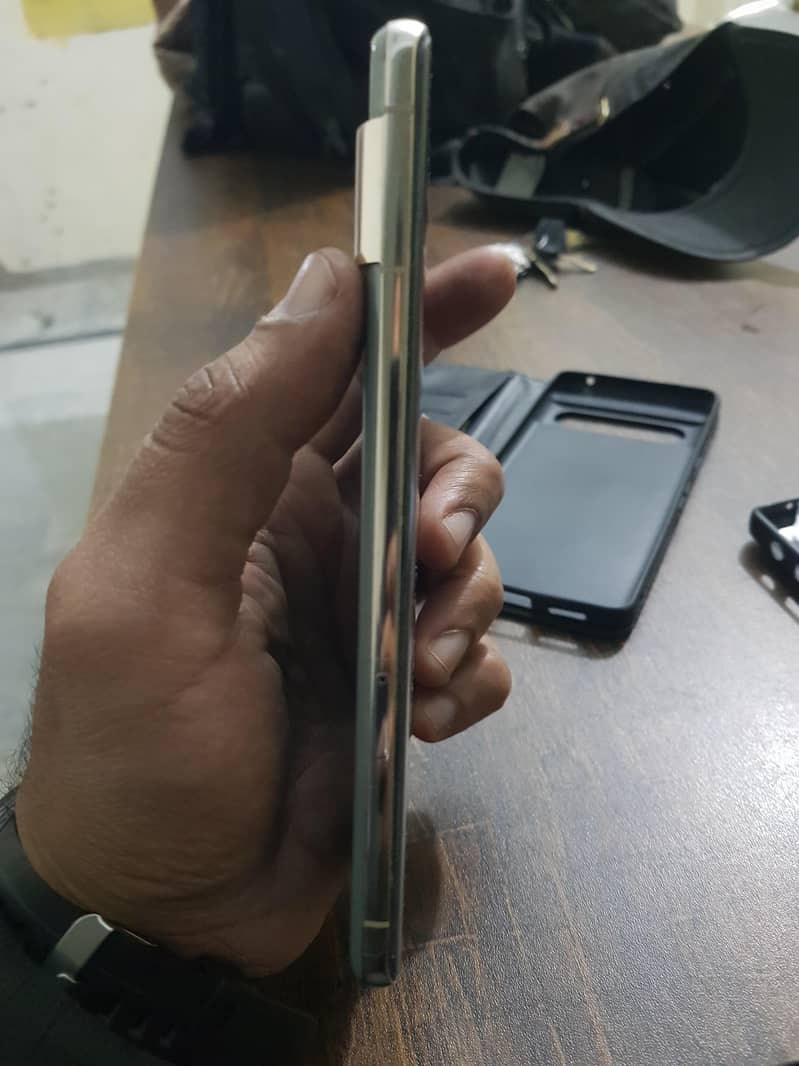 Google pixel 7 pro 4