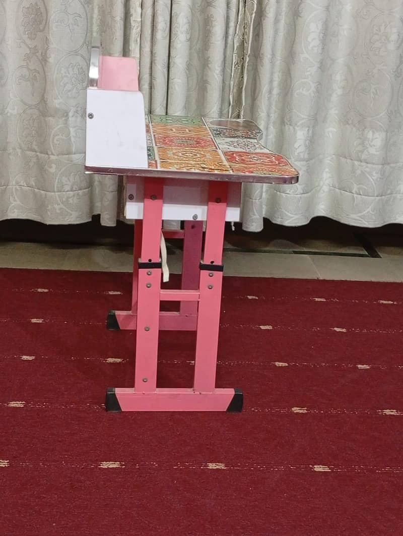 Study table for kids 1
