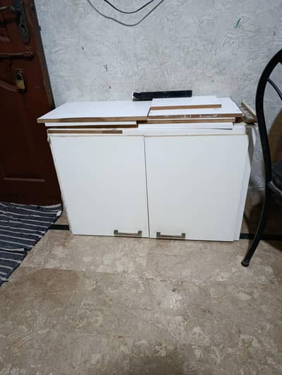 want to sell these  kitchen cabinets.