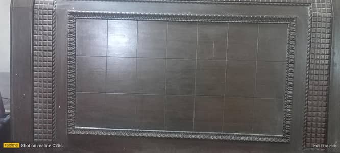 Bed in low price good condition Exchange possible with other things