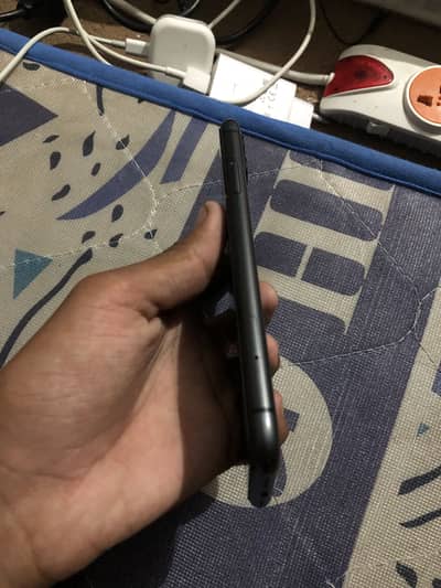 iPhone 11 FACTORY UNLOCK EXCHANGE POSSIBLE