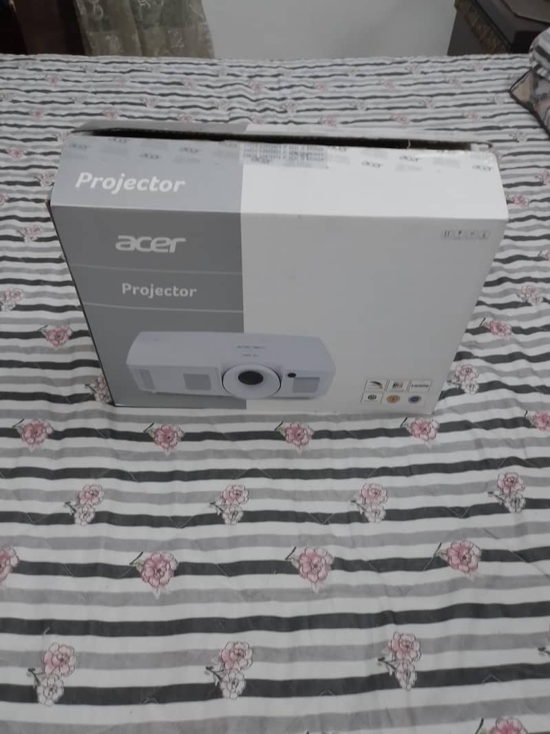 ACER PROJECTOR 1