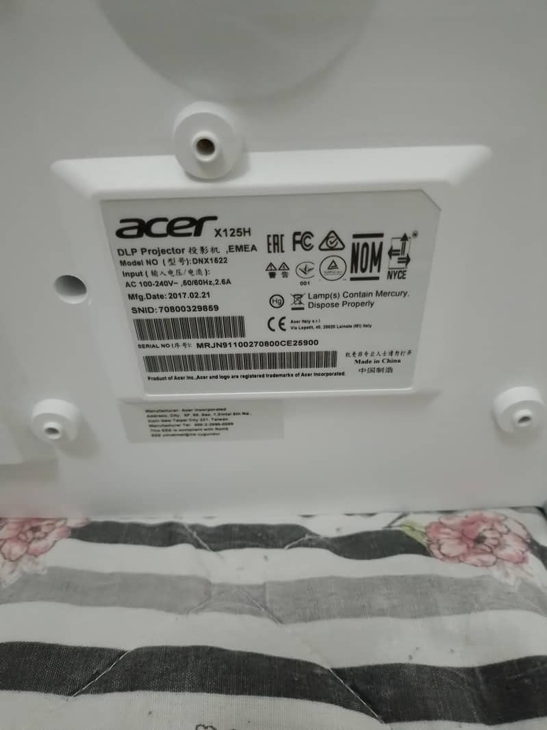 ACER PROJECTOR 8