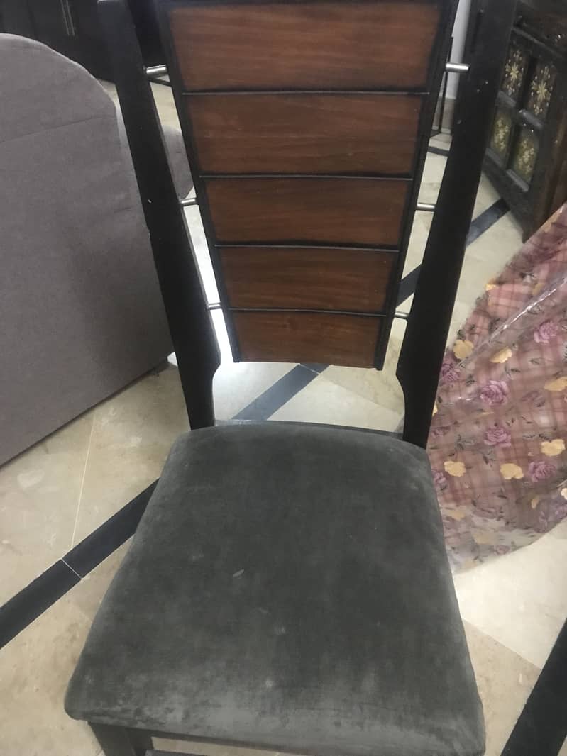 Dinning table 0