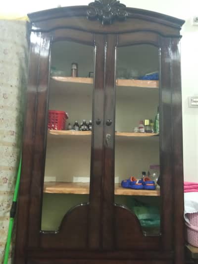 Showcase for selling