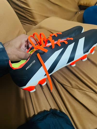 ADIDAS PREDATOR PRO MG