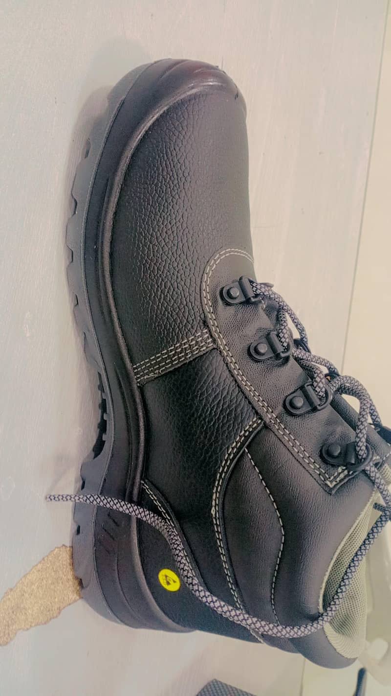safety shoes 3