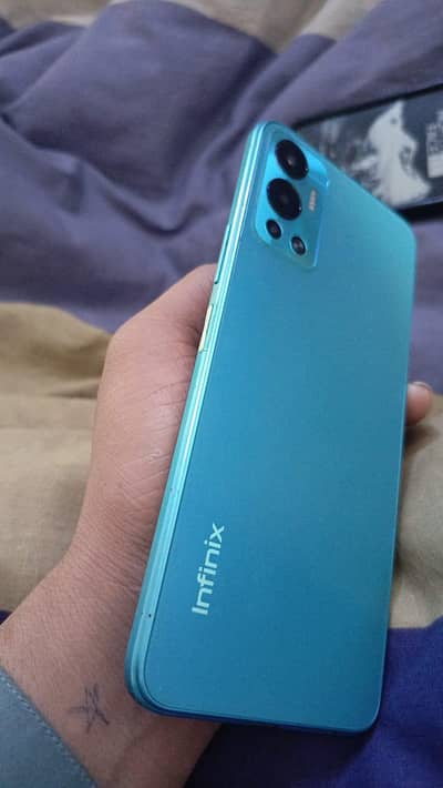 Infinix hot 12