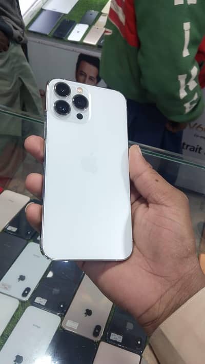 i phone 13 pro max non pta waterproof battery health 92 white color